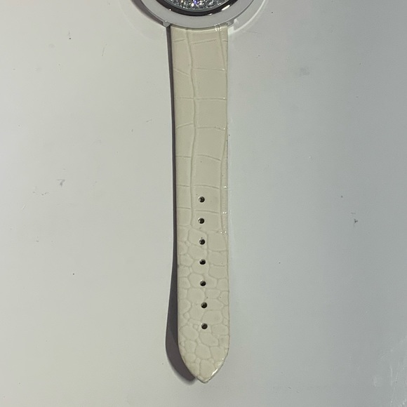 ⌚ VINTAGE Y2K FERVOR MONTREAL WOMENS WHITE SNAKESKIN GEMSTONE STRAP BUCKLE WATCH - Picture 6 of 12